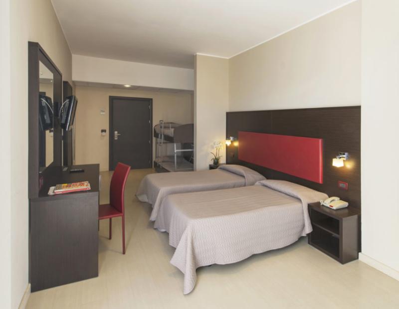 grandhoteladriatico en superior-room 013